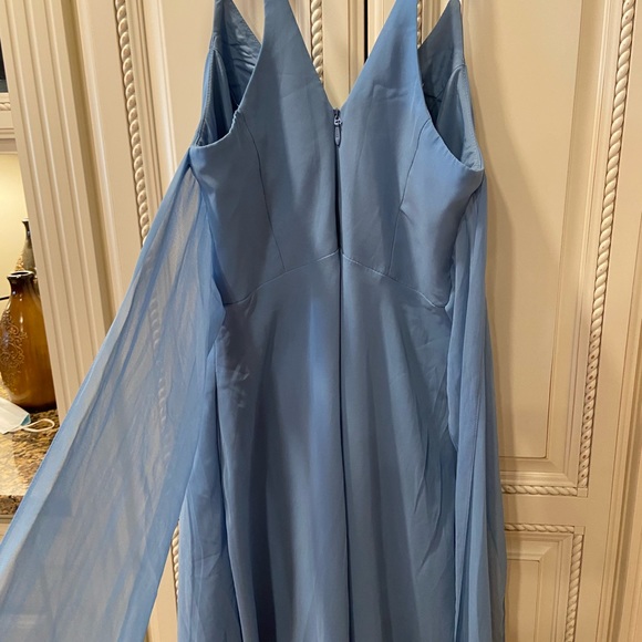 Azazie Bow Tie Knee Length Bermuda Blue Bridesmaid Dress w Built In Bra Size 8 - Picture 4 of 6